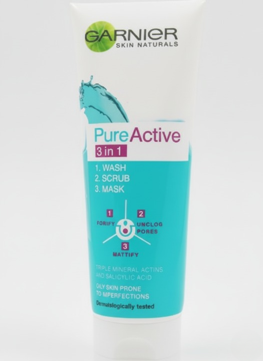 Garnier 3 In 1 Pure Active Face Wash